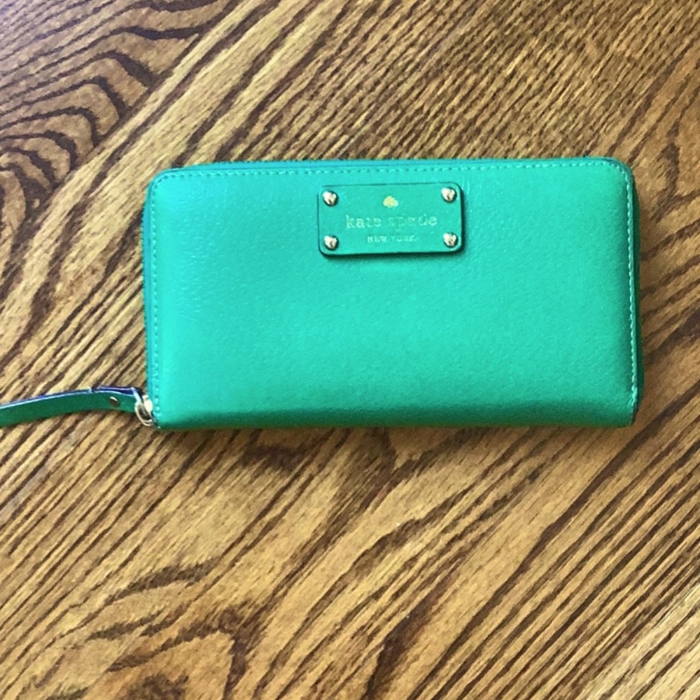 Kate Spade spring green wallet